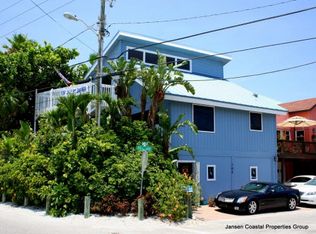 108 90th Ave, Treasure Island, FL 33706