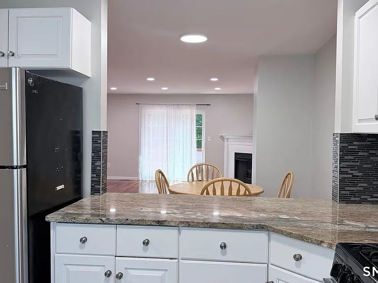 3409 Whitney Ave #6 — Photo 5