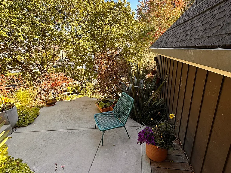 102 Green St #102B — Photo 4