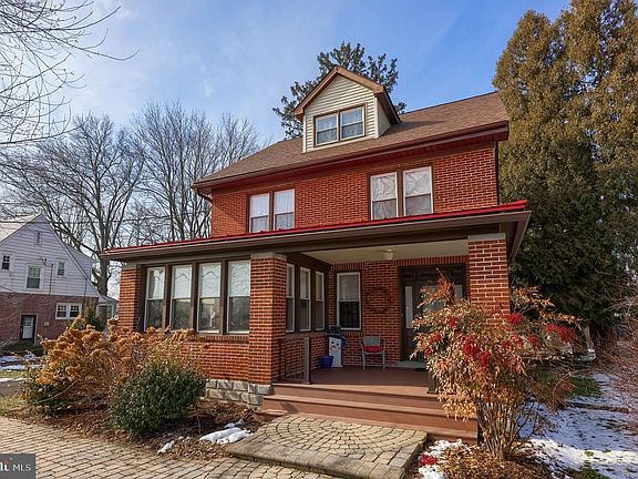 4th image of 32 Greenfield Rd