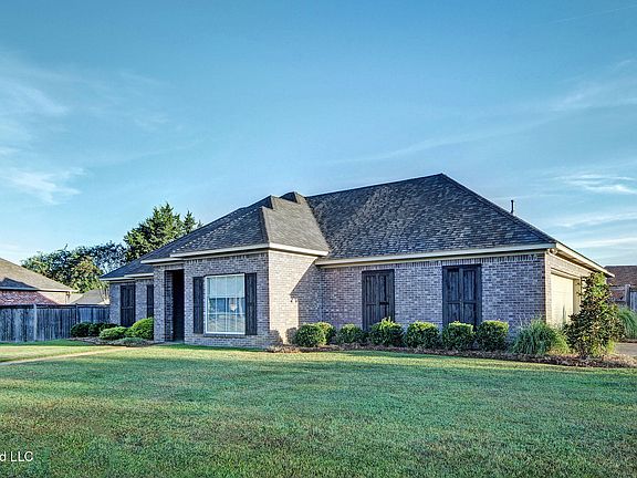 3rd image of 104 Merrimac Way
