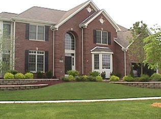 919 Harbor Town Ct, Geneva, IL 60134