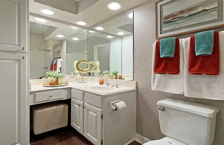 Lenox Village Apartments — Photo 17