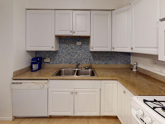 3rd image of 1000 N Lake Shore Dr APT 704