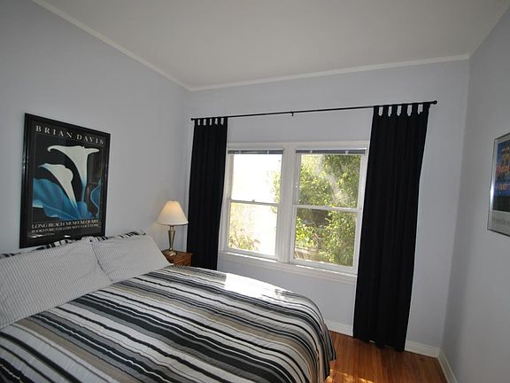 5th image of 2327 1/2 N Beachwood Dr