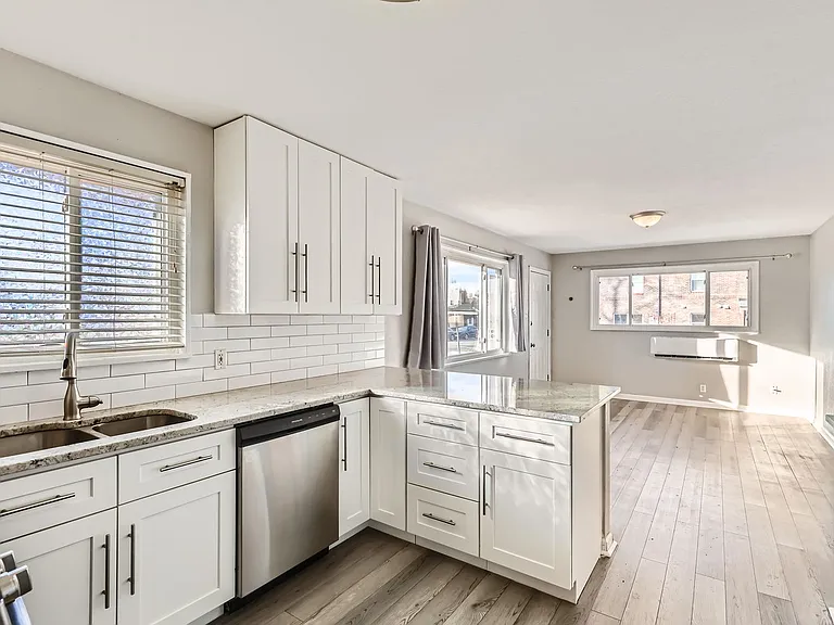3658 N Gaylord St — Photo 4