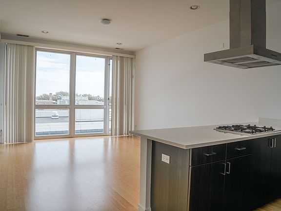 3rd image of 4730 N Kimball Ave APT 404