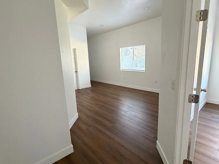 4667 Chamber St — Photo 10