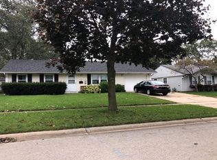 318 Dunbar Ct, Streamwood, IL