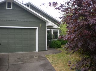 26 Denmark Loop, Silverton, OR 97381