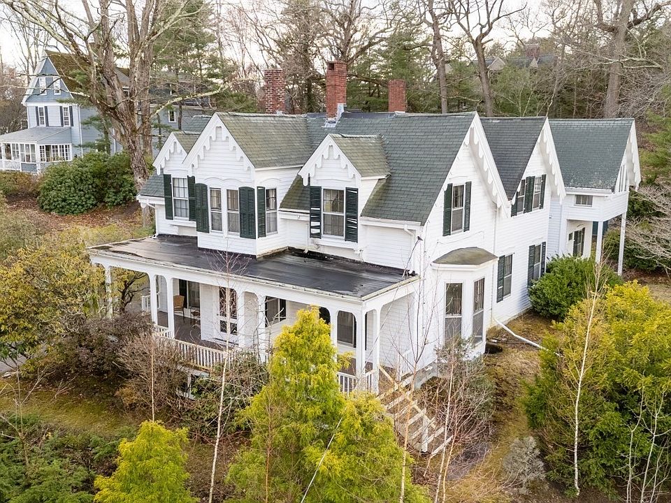 1st image of 140 Pleasant St