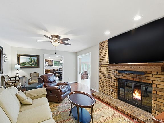 5th image of 7504 S Juniper Ave