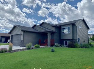 157 Savoy Cir, Rapid City, SD 57701