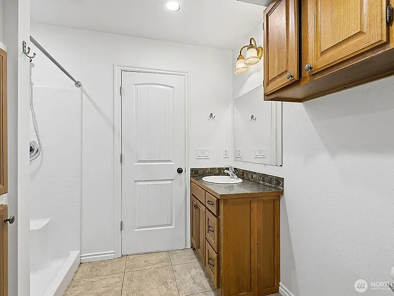 3231 Grand Ave #B — Photo 8