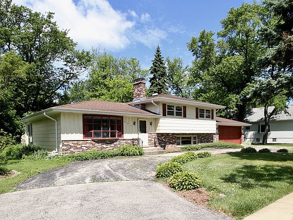 3rd image of 426 Blackhawk Dr
