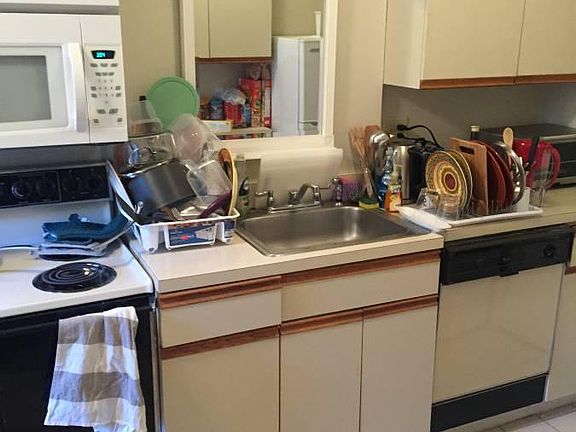 4th image of 141 Englewood Ave APT 3