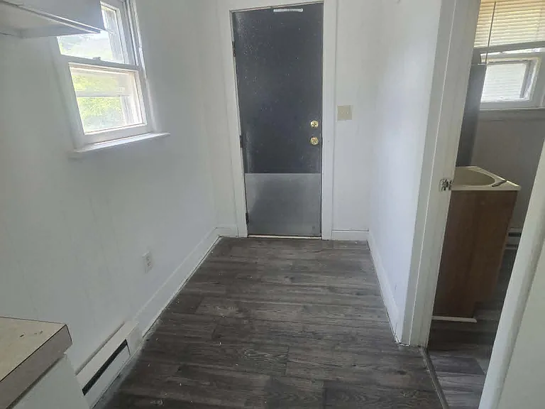 913 Pine St — Photo 9