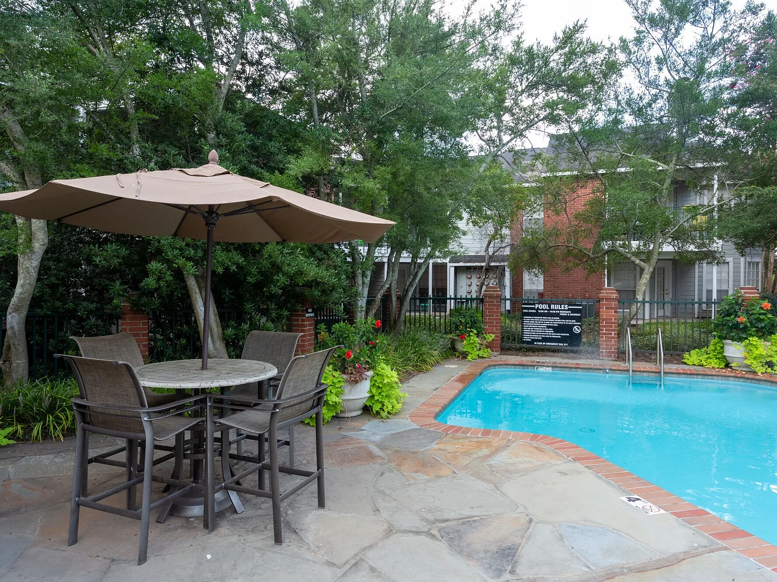 Tallow Wood Apartments — Photo 2