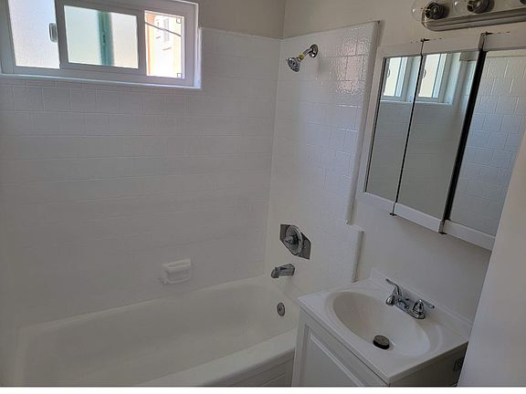 3rd image of 620 Illinois Ct APT 16