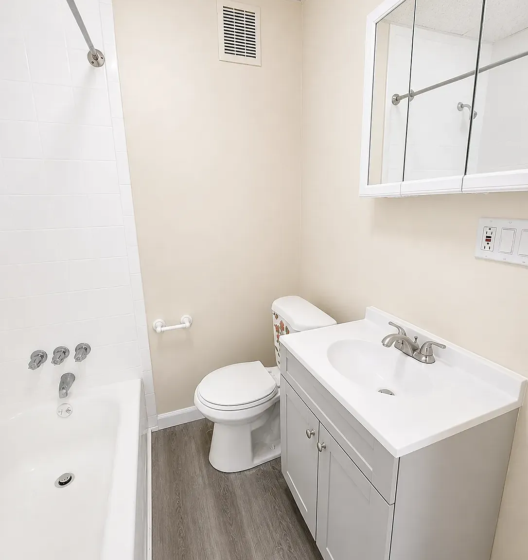 2 bed, $2,000 — Photo 4