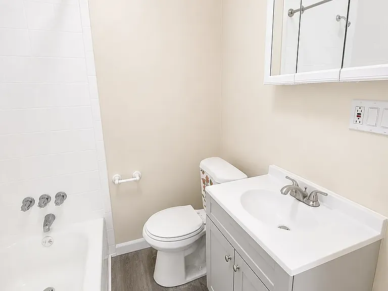 668 Clarkson Ave #2R — Photo 4