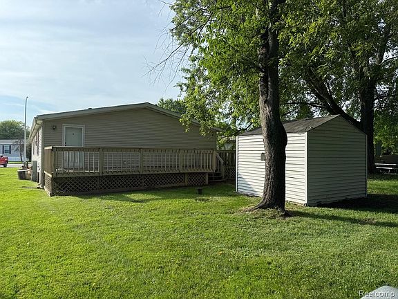 3rd image of 1994 Lovell Ct