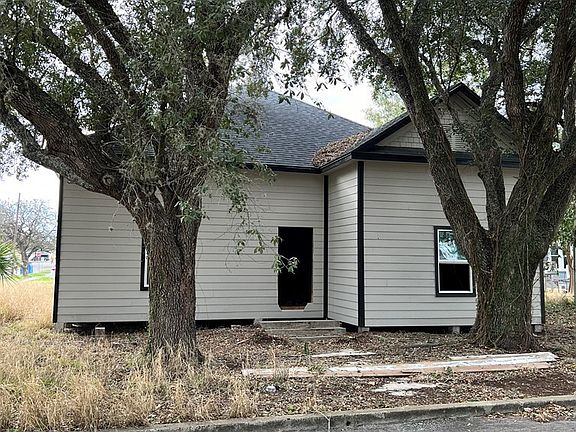 4th image of 111 E Flournoy