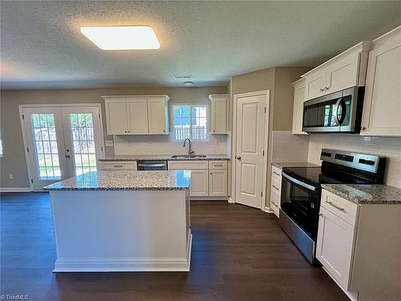 4th image of 5011 Emberly Dr