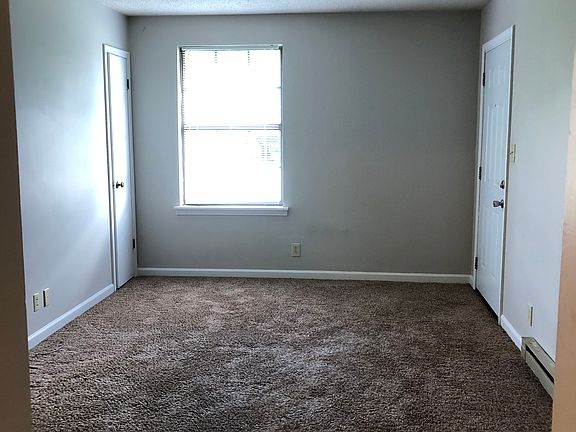 5th image of 364 Ryder Ave APT A