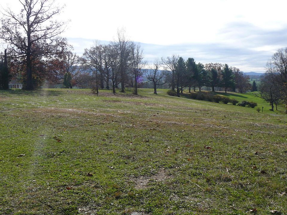 1st image of Country Club Dr