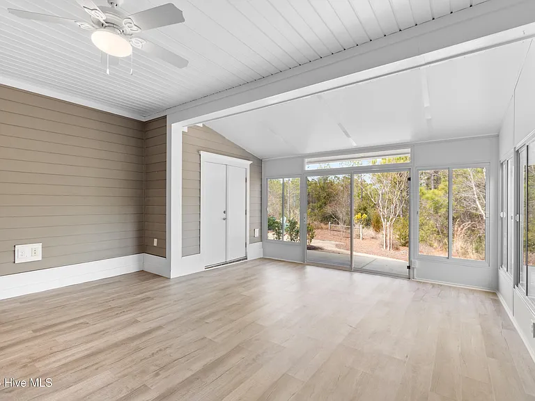 3688 Gardenia Ln — Photo 16