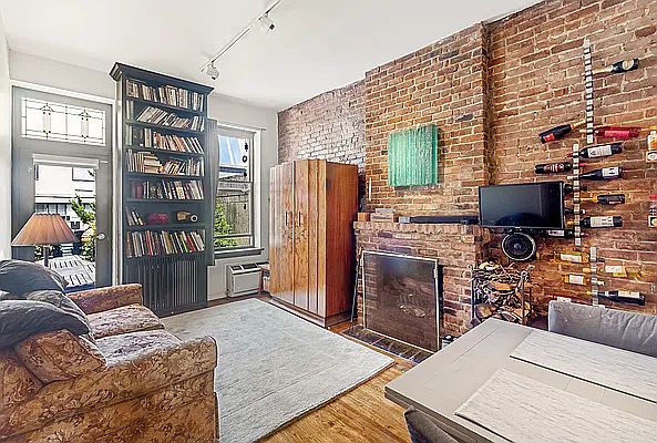 1st image of 39 W 83rd St APT 8