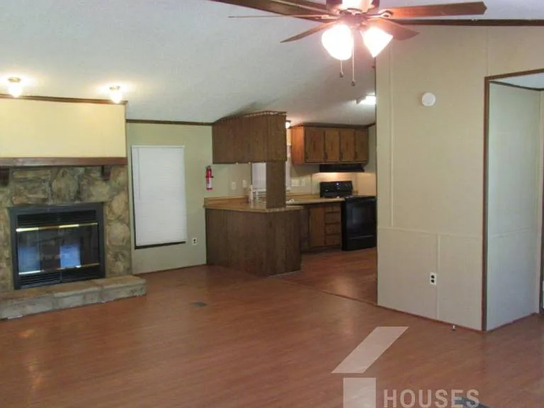 315 Old Dunham Bridge Rd — Photo 2