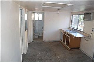 5th image of 425 East St
