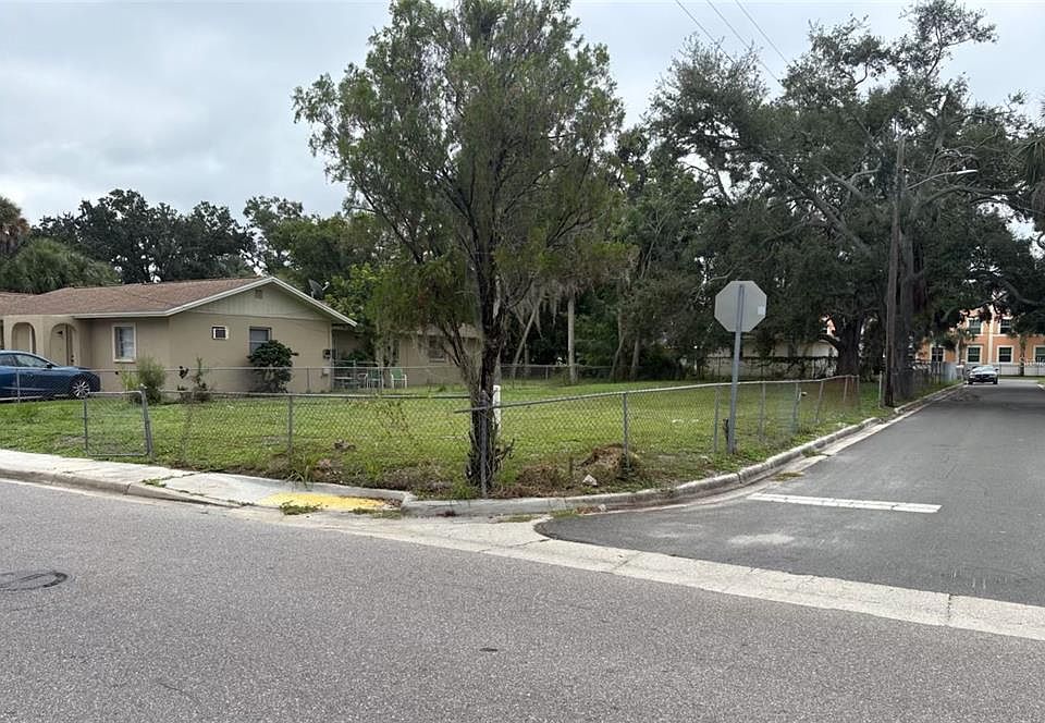 2nd image of 1626 22nd St #2