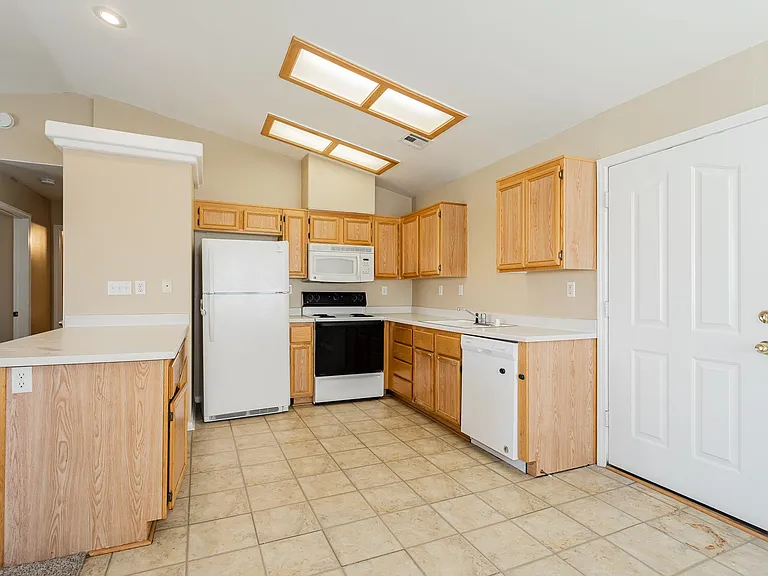 1822 Big Horn St — Photo 5
