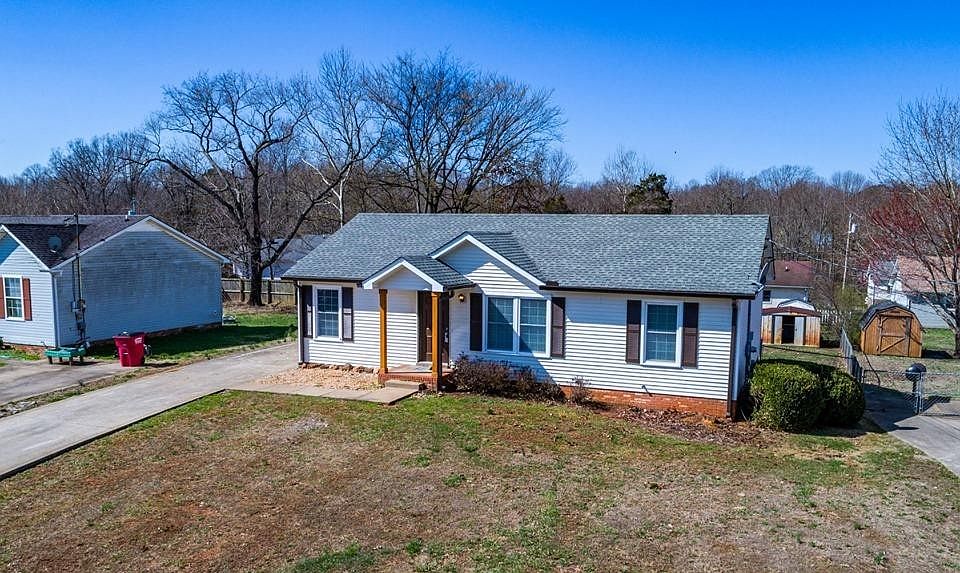 1st image of 2808 Summertree Ln