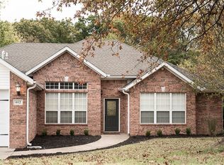 612 Whitcliff Dr, Cave Springs, AR 72718