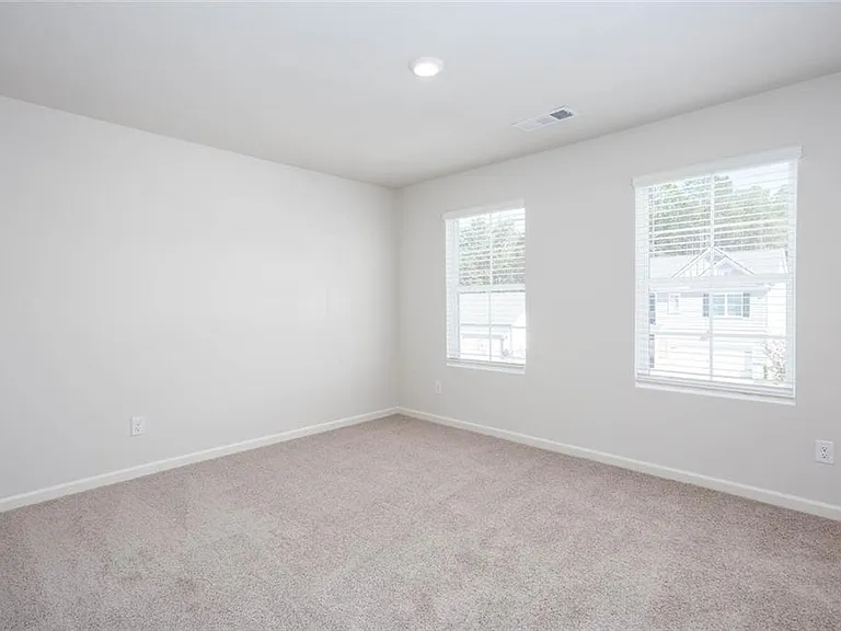 61 Grove Springs Ct — Photo 32