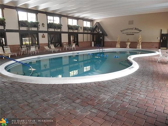 4th image of 3670 Inverrary Dr APT 1F