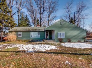 37560 Green Dr, Eastlake, OH 44095