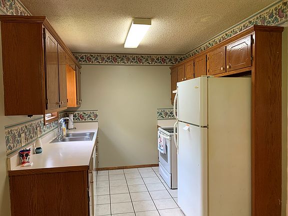 2nd image of 4556 Greenfield Dr