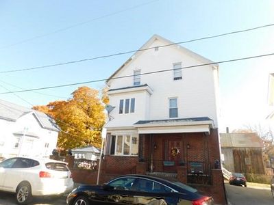 387 Grove St, Fall River, MA, 02720