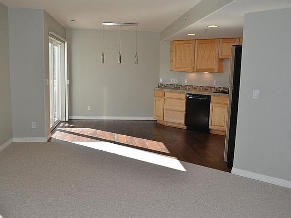 3rd image of 1021 Laramie Blvd