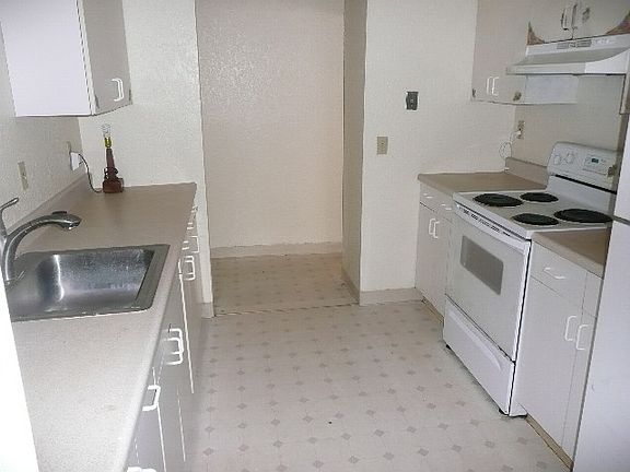 5th image of 2206 E 26th St