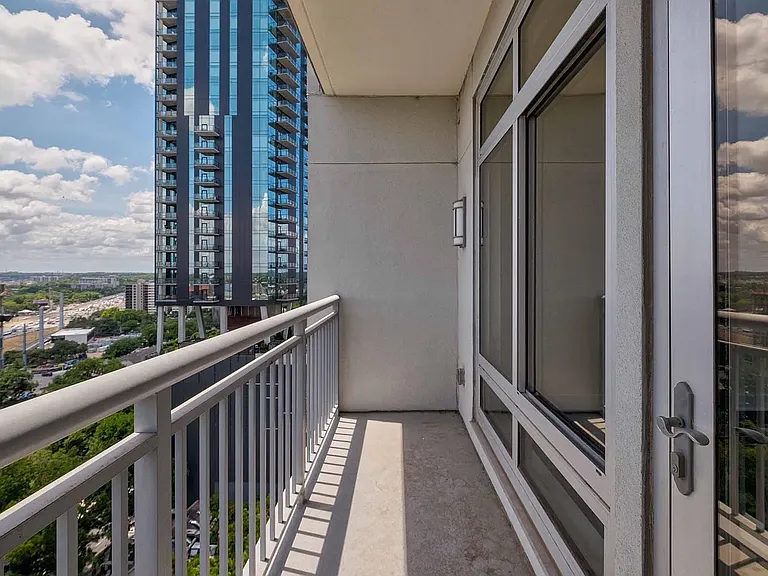 603 Davis St #1605 — Photo 17