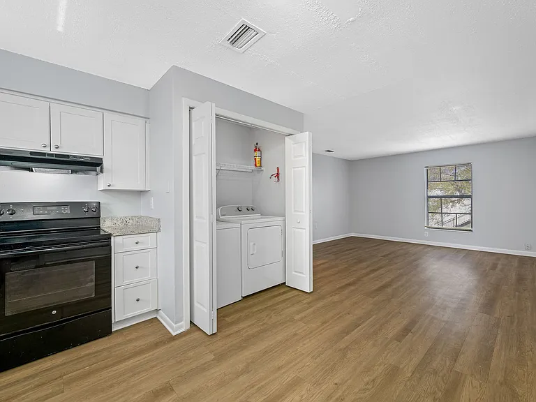 1308 W Waters Ave — Photo 9