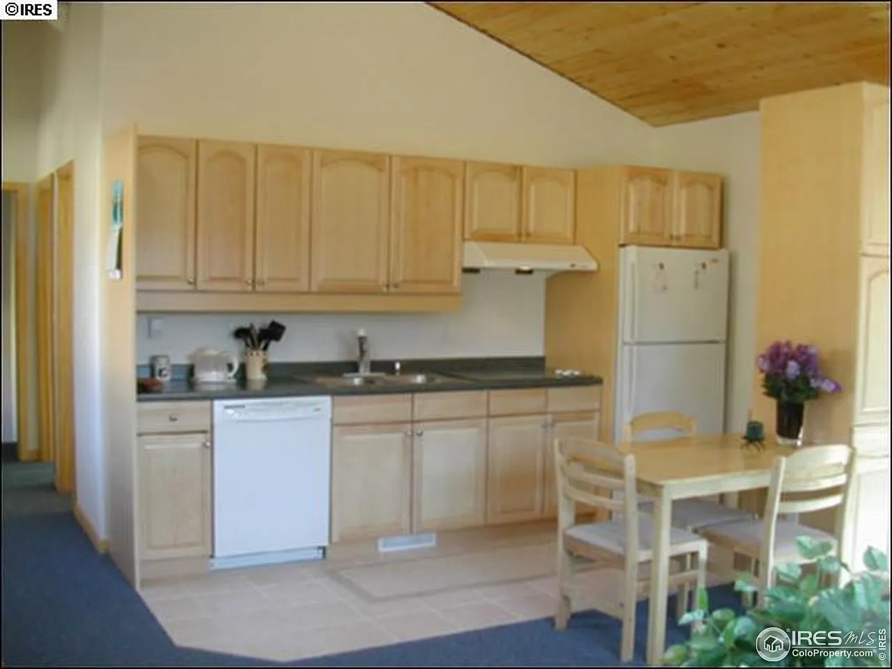 2 bed, 950 sqft, $1,800 — Photo 4