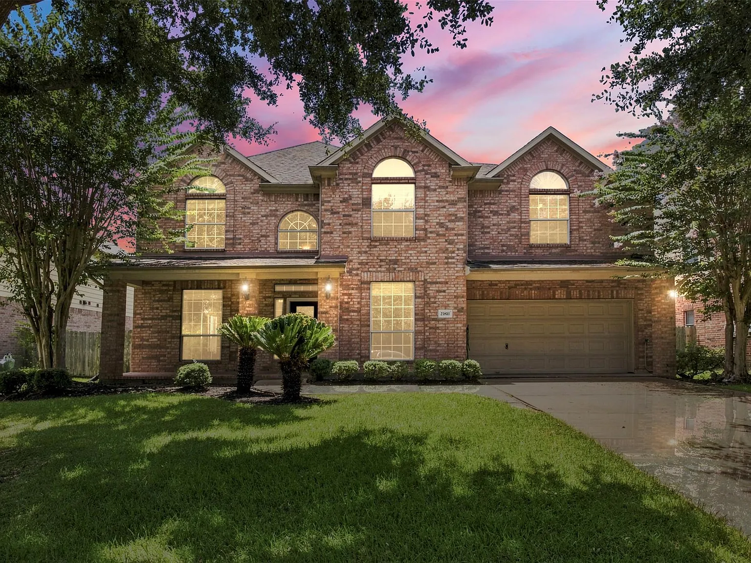 5 bed, 3.5 bath, 4214 sqft, $3,600 — Photo 1