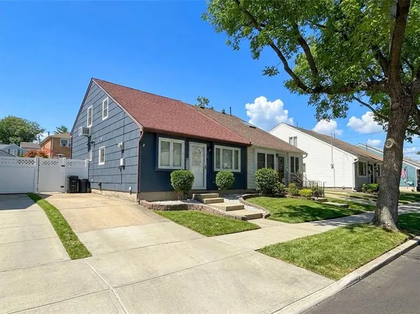 41 Ackerman St, Staten Island, NY 10308